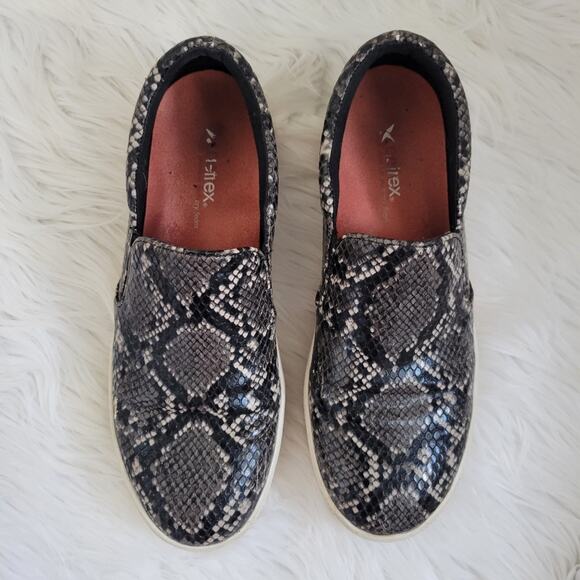 Steve Madden Gills Snake Skin Slip-On Platform Sneakers Size 8.5 - Picture 2 of 11